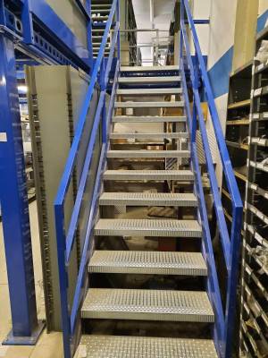 Soppalco industriale usato per magazzino a Fiumicino